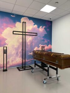 Kaplica Dyderscy z trumną kadr z lewej
